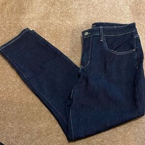 JUDY BLUE. Women’s jeans.